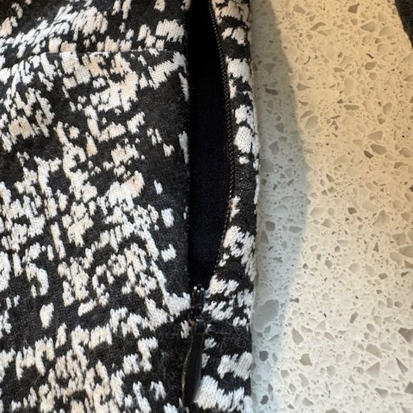 Halston Black and White Blouse, Size Large - Picture 3 of 7